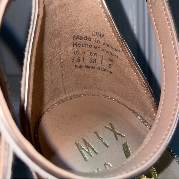 High Heels - Picture 4 of 6